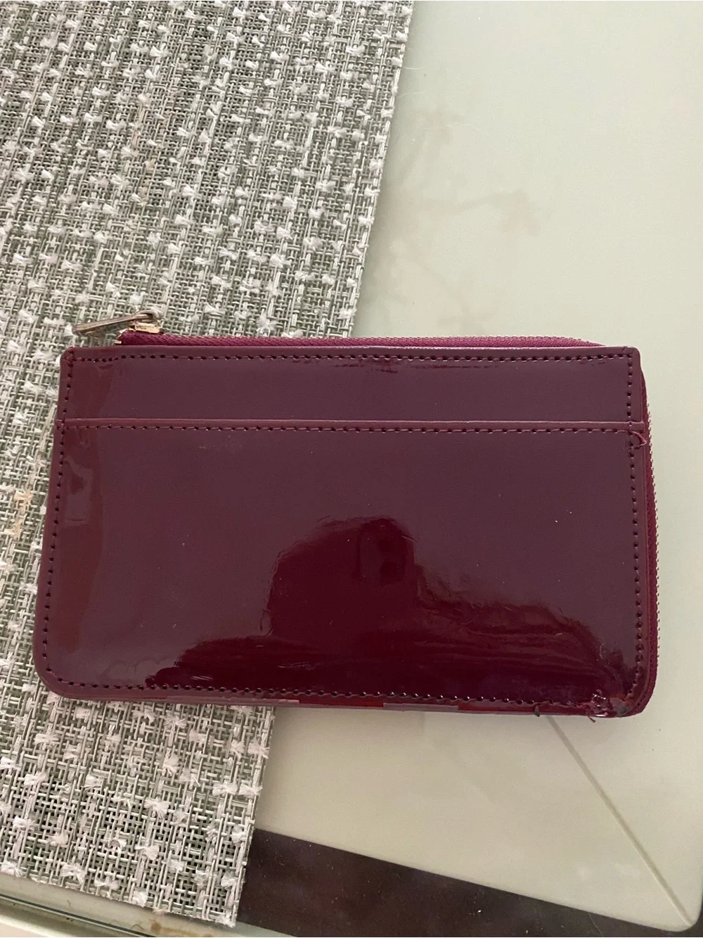 🌸 Adrienne Vittadini Glossy Burgundy Card Wallet with Zip